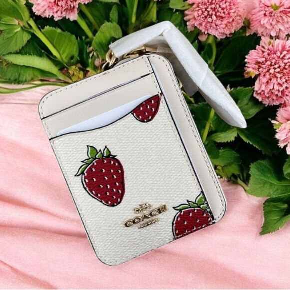 Coach Zip Card Case With Strawberry Print Wallet Bag Purse - Picture 1 of 11